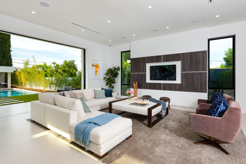 The Greenleaf House Modern Family Room Los Angeles by Meridith