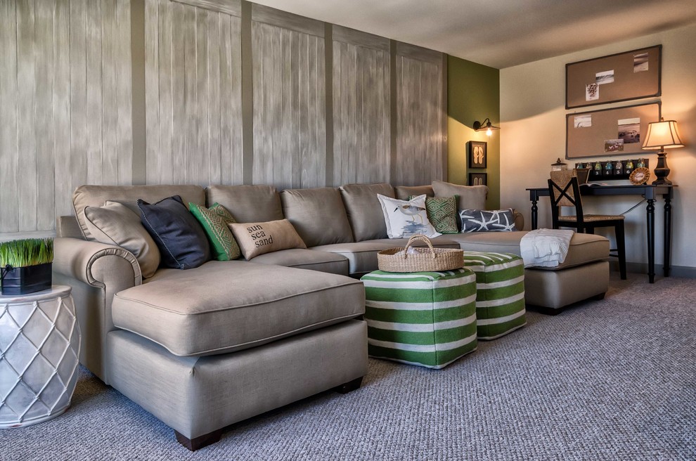 Esempio di un soggiorno stile marino con pareti verdi, moquette e TV autoportante