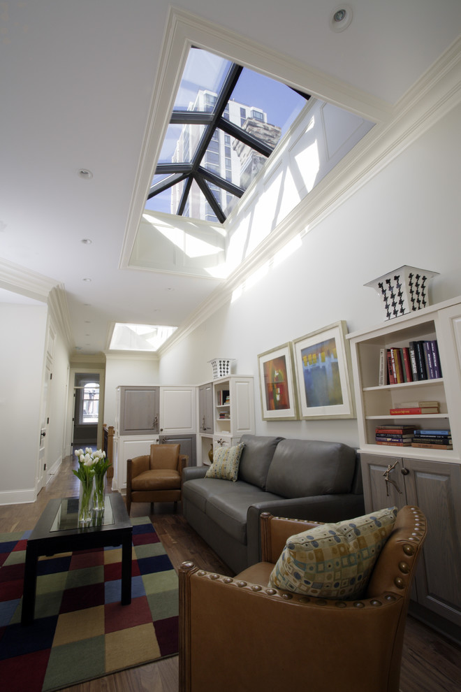 Idee per un grande soggiorno chic stile loft con pareti bianche e pavimento con piastrelle in ceramica