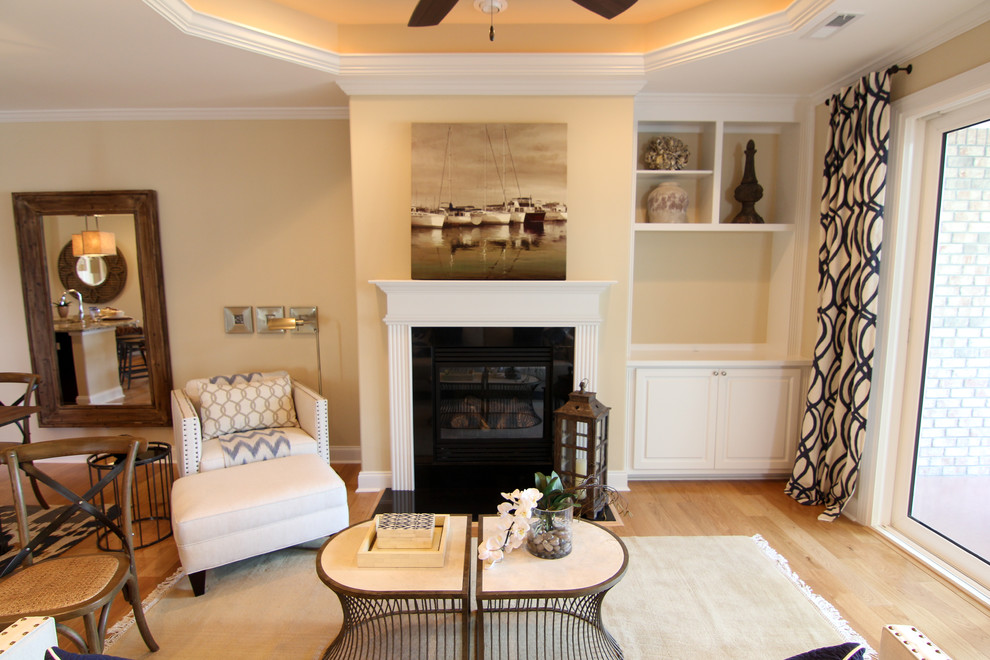 Family room - traditional family room idea in Wilmington