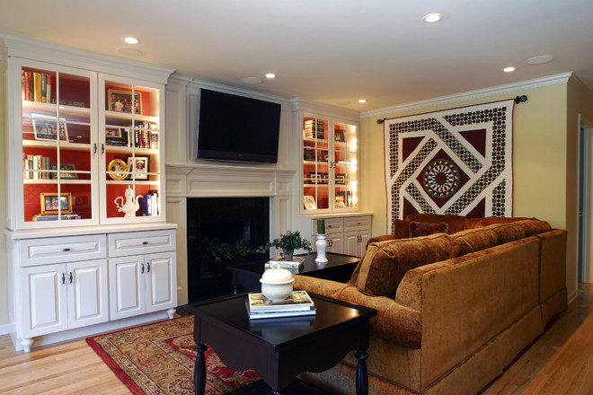 Inspiration for a timeless family room remodel in Bridgeport