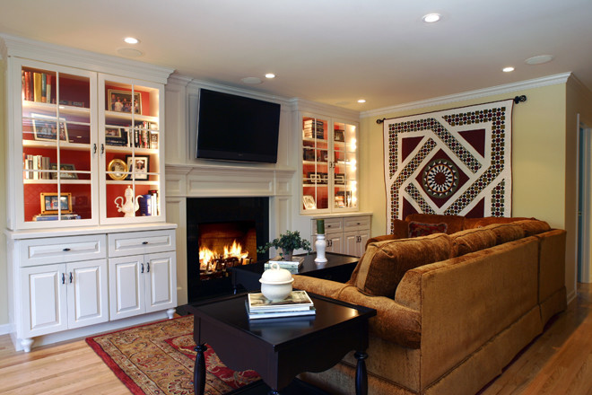 Family room - traditional family room idea in Bridgeport