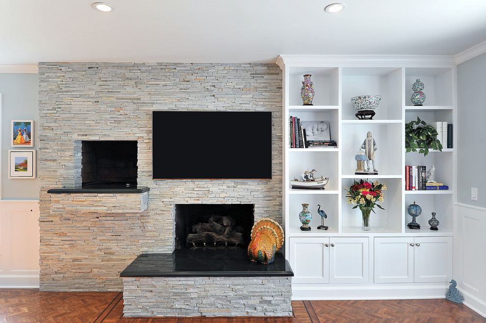 Inspiration for a timeless family room remodel in Los Angeles
