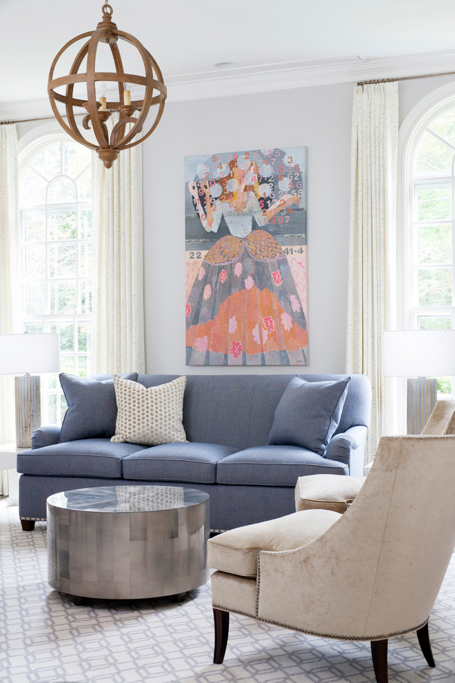 Modelo de sala de estar clásica renovada con paredes grises