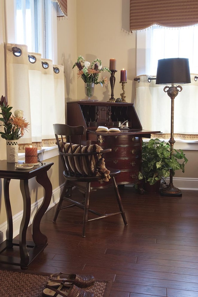 Elegant family room photo in Philadelphia