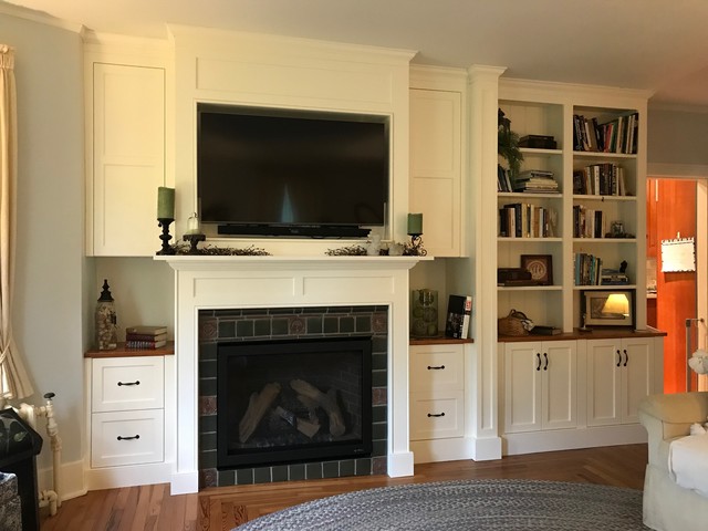 Upper Black Eddy, PA - Custom Fireplace Wall Unit - Fusion - Family Room -  Philadelphia - by River Woodcraft | Houzz