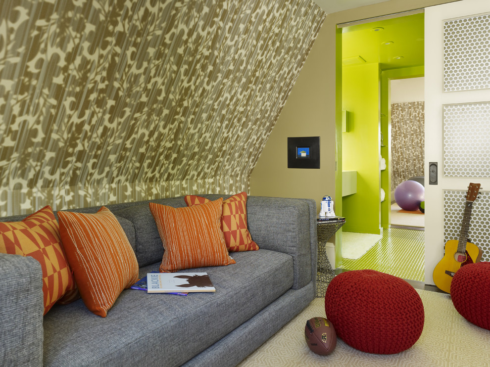Modelo de sala de estar cerrada contemporánea con paredes beige
