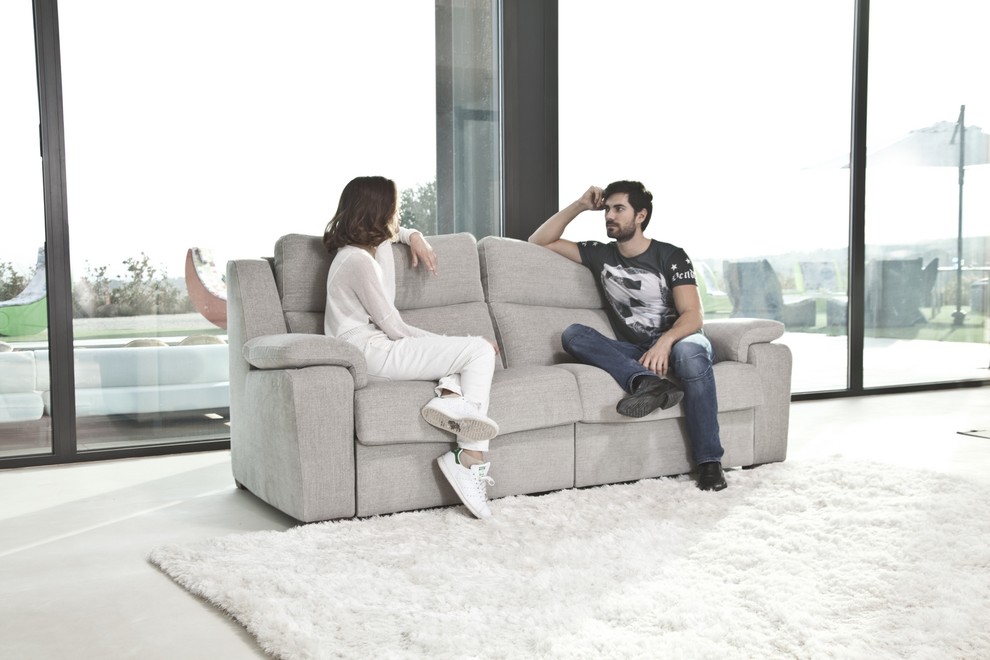 Vianna Sectional Sofa Power Recliner by Famaliving California