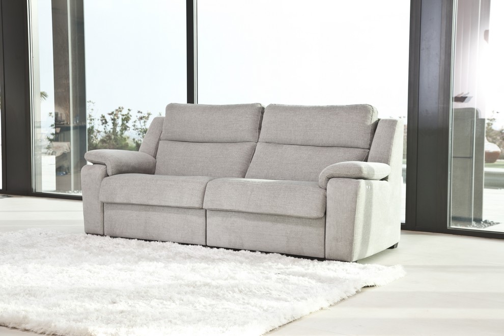 Vianna Sectional Sofa Recliner by Famaliving California Modern