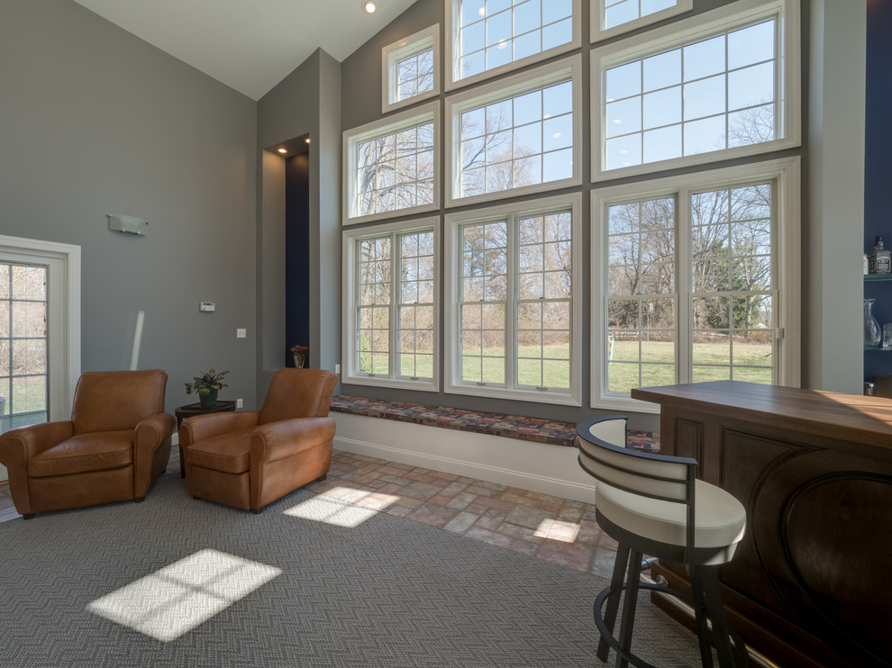 Großes Klassisches Wohnzimmer im Loft-Stil mit Hausbar, grauer Wandfarbe, Keramikboden, TV-Wand und buntem Boden in Philadelphia