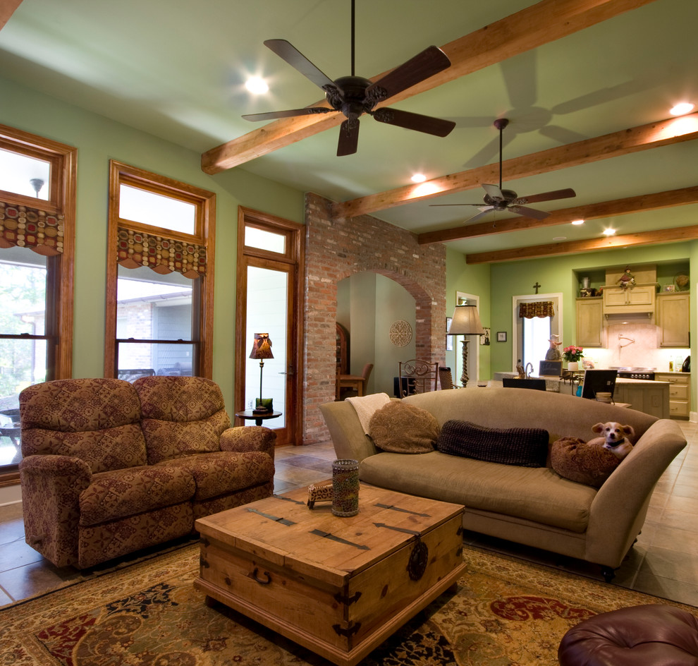 Idee per un soggiorno tradizionale di medie dimensioni con pareti verdi e pavimento con piastrelle in ceramica