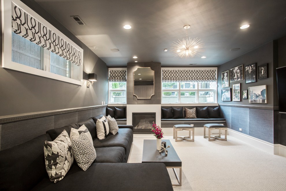 Ispirazione per un soggiorno classico con pareti grigie, moquette, camino ad angolo e pavimento beige