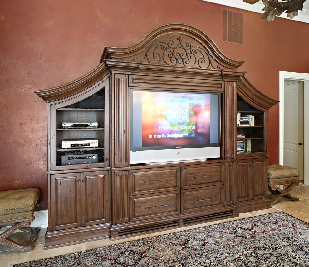 Imagen de sala de estar clásica grande con pared multimedia