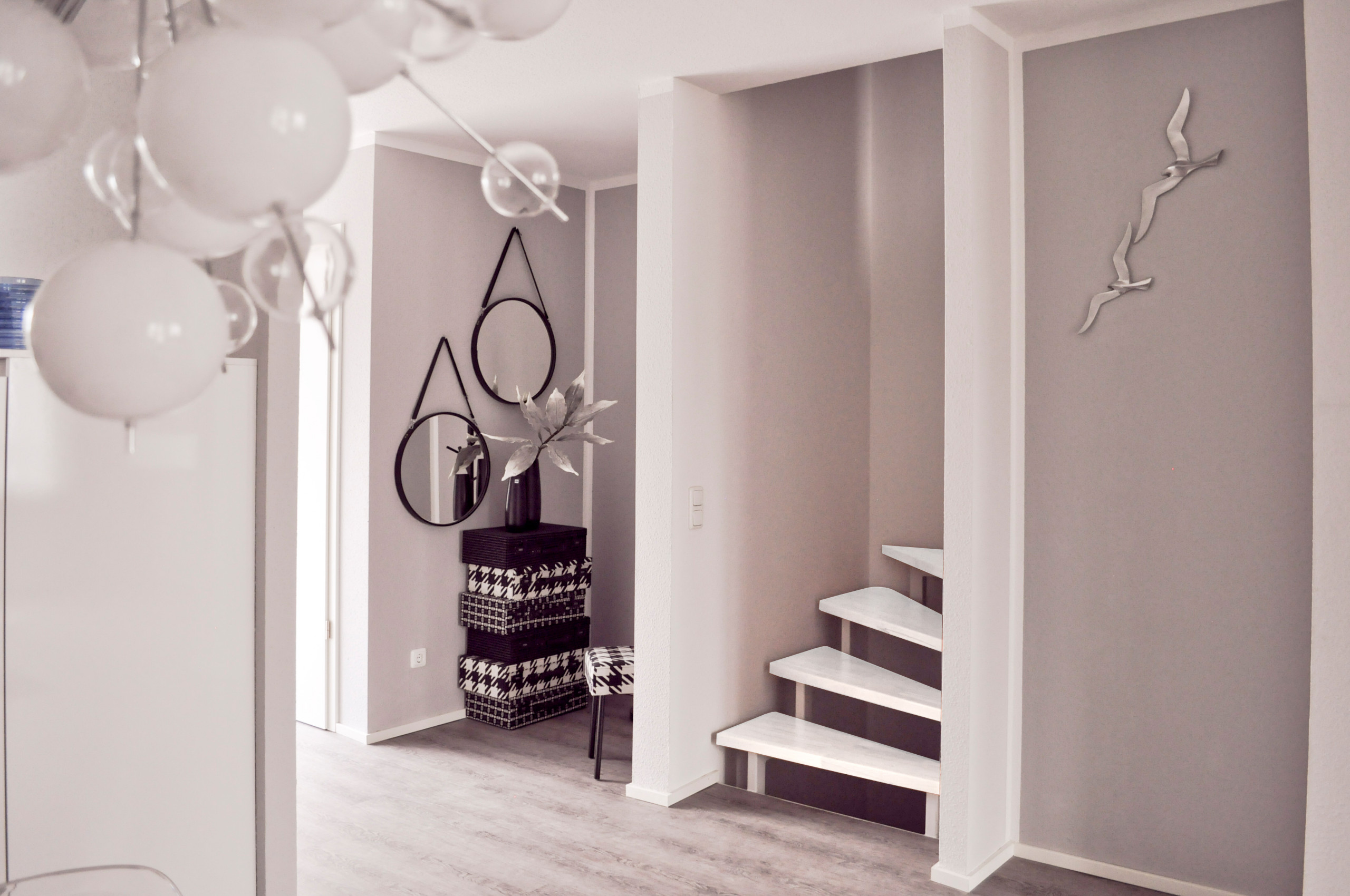 75 Beautiful Beige Wallpaper Hallway Pictures Ideas June 21 Houzz