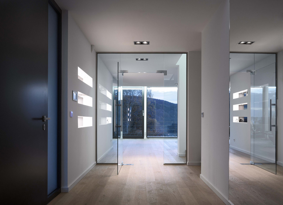 Inspiration for a contemporary hallway remodel in Stuttgart