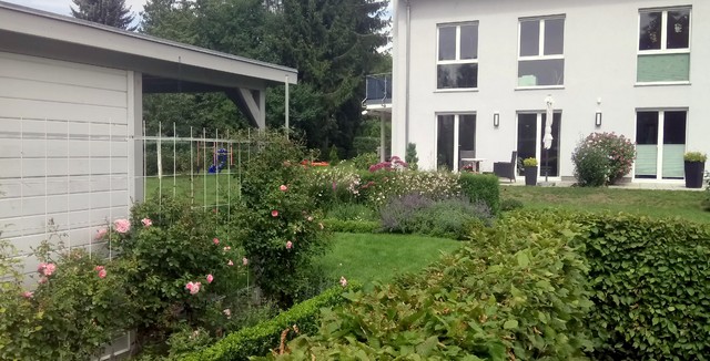 DreiGenerationenGarten im Berliner Umland Moderne Jardin Berlin