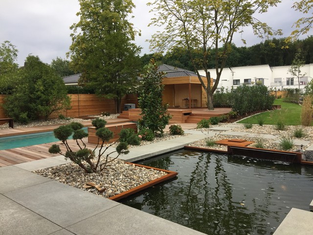 Genuss in vollen Zügen Pool und Teich aus einem Guss Asian Garden