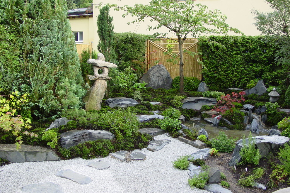 Kleiner Garten ganz Moos (Groß) Asian Landscape Hanover by