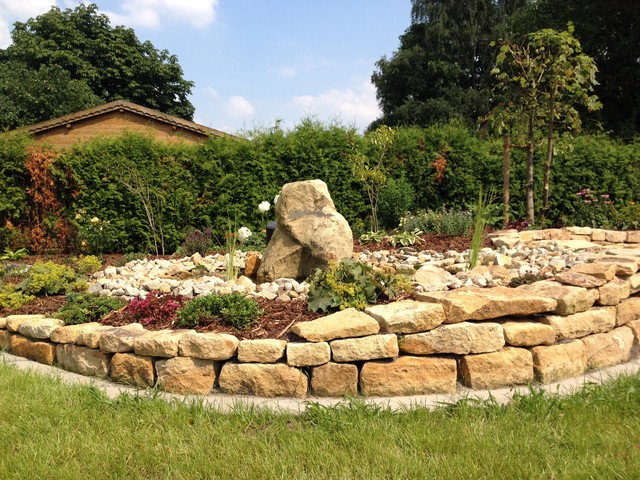 Mauern im Garten Garten Bremen von Garten Janssen Houzz