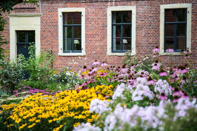 Naturgarten Landhausstil Garten Sonstige von Daldrup Gärtner