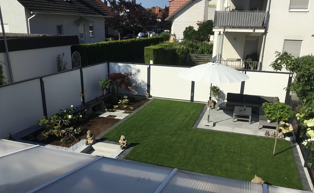 Sichtschutz Lärmschutz und Windschutz an einer Terrasse und im Garten -  Minimalistisch - Garten - Sonstige - von Modulare Wandsysteme | Houzz