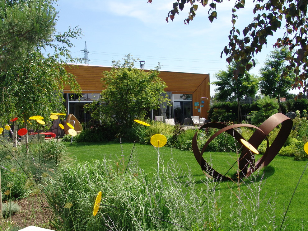 Unser Garten Eden (Mustergärten auf 2000 qm Fläche) Contemporary
