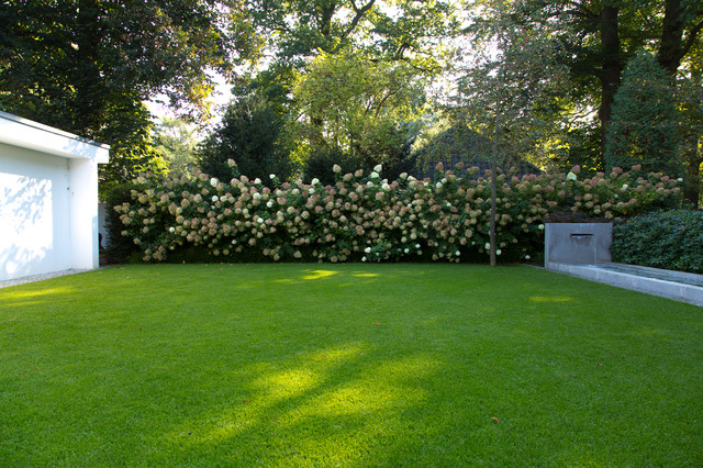 Wasserbecken in Beton Contemporain Jardin Hambourg par