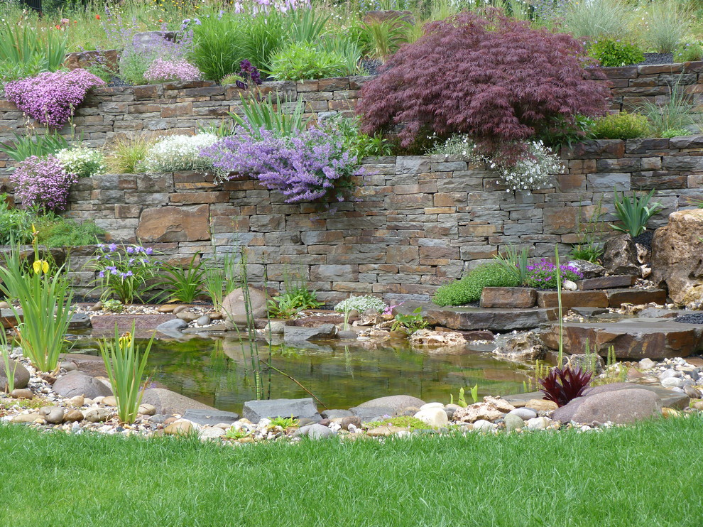 Wohlfühlgarten in der Eifel Landhausstil Garten Köln von Gärten