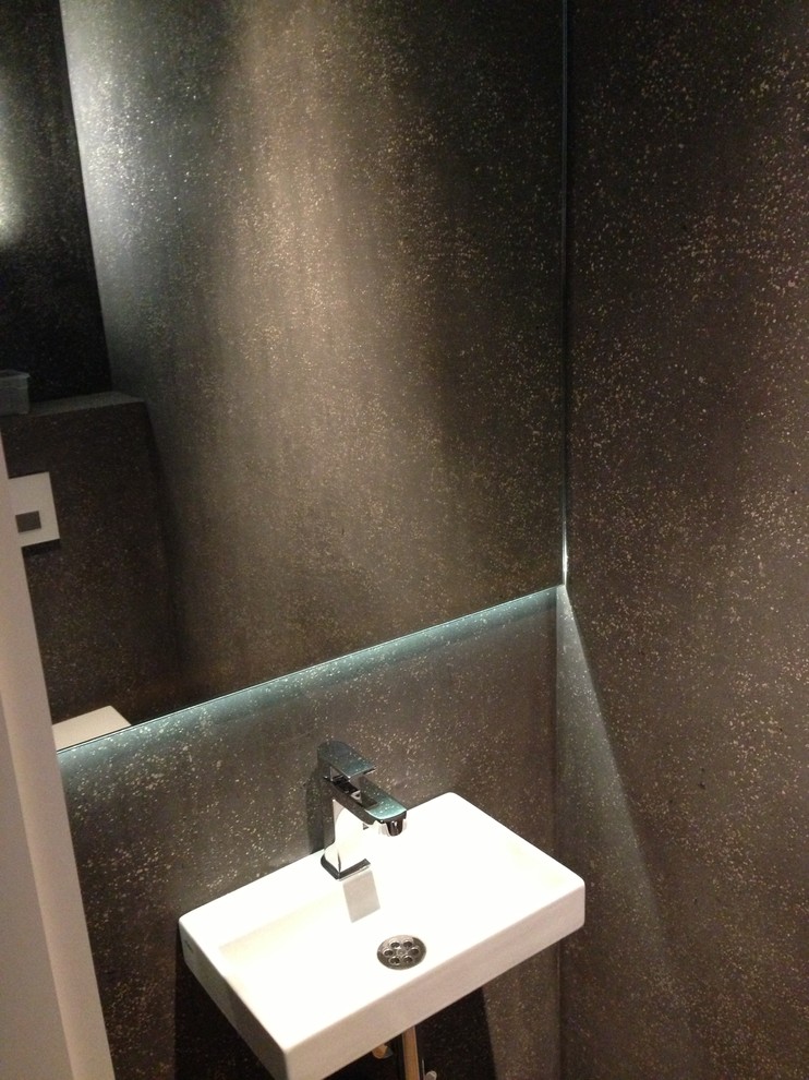 This is an example of a contemporary cloakroom in Frankfurt.