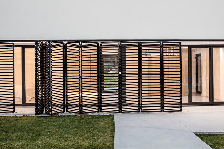 Sunroom - mid-sized contemporary concrete floor sunroom idea in Barcelona