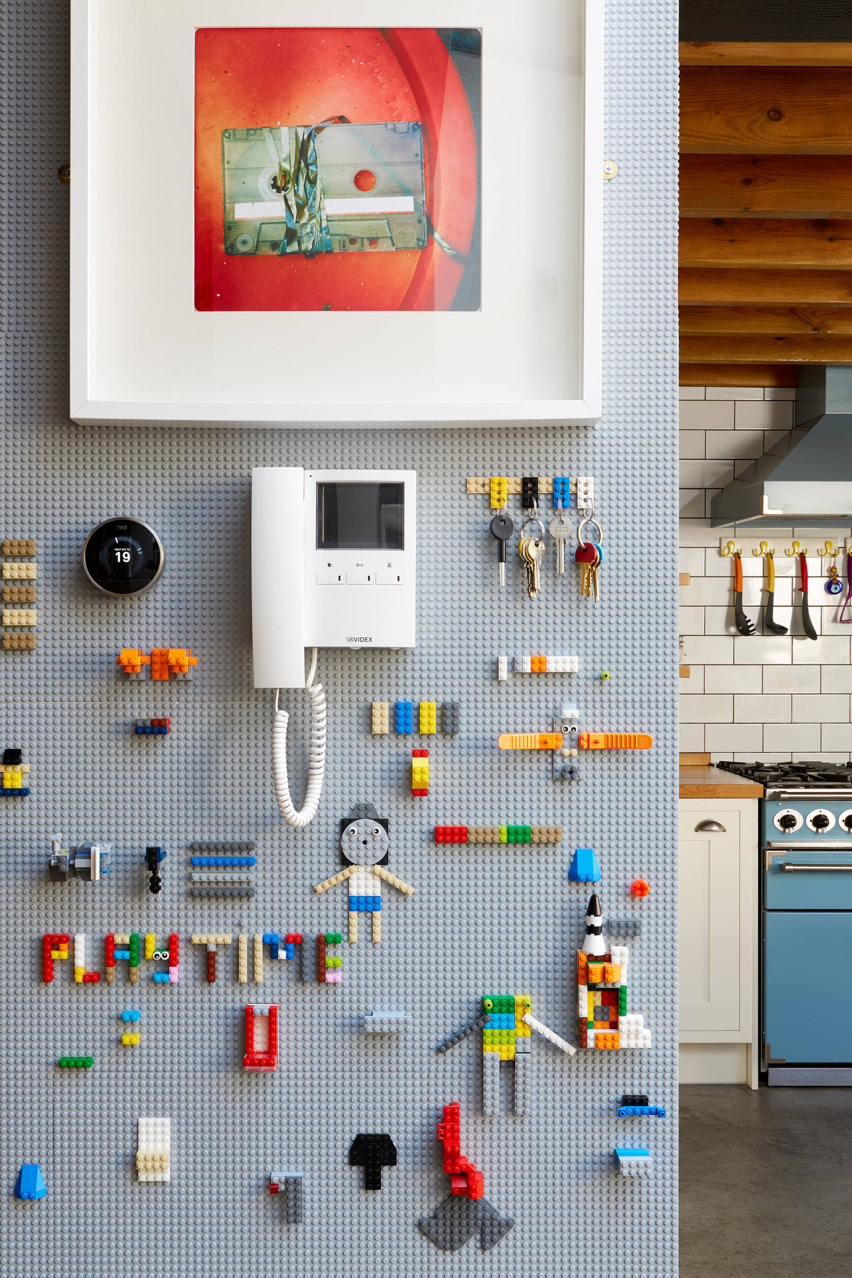 Фотографии идей современного дизайна маленьких прихожих комнат 2020