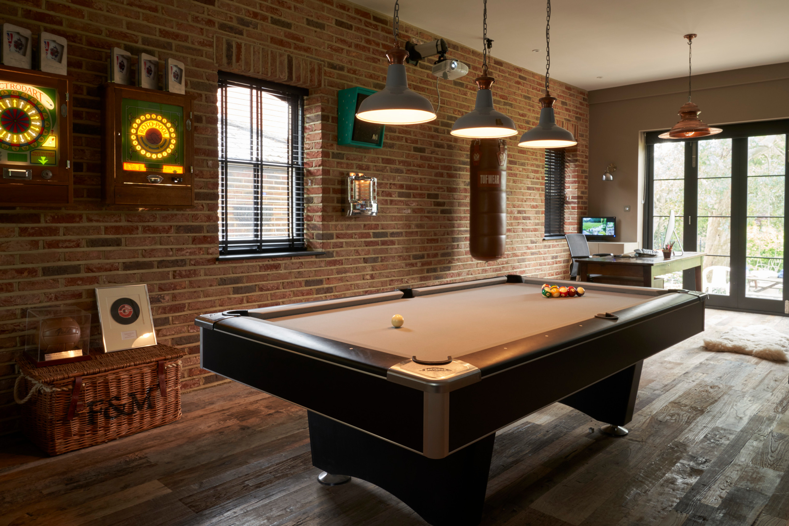 75 Most Popular 75 Beautiful Games Room with Brick Walls Ideas and Designs  Design Ideas for January 2022 | Houzz IE