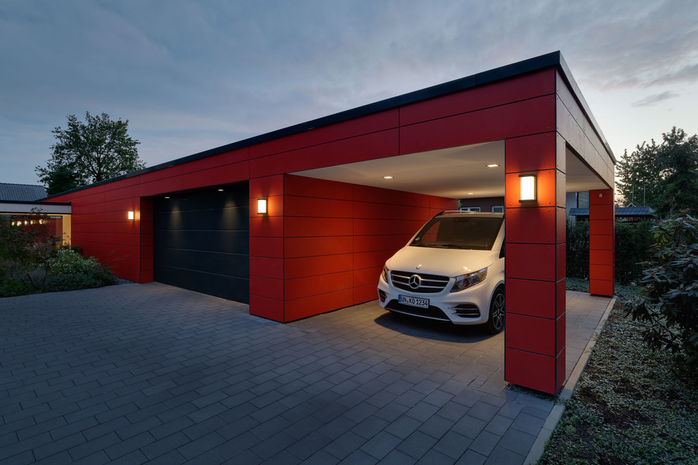 Immagine di garage e rimesse connessi design di medie dimensioni
