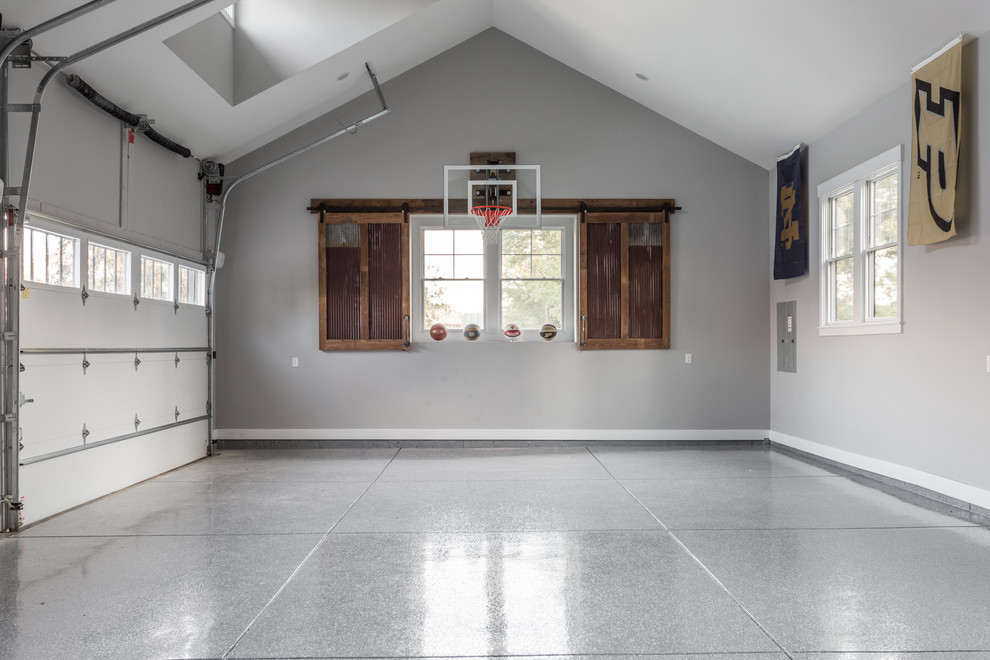 Design ideas for a traditional garage in Indianapolis.