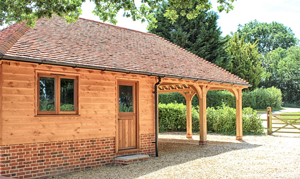3 Bay Oak Garage with Storage Room Rustic Garage Hampshire by
