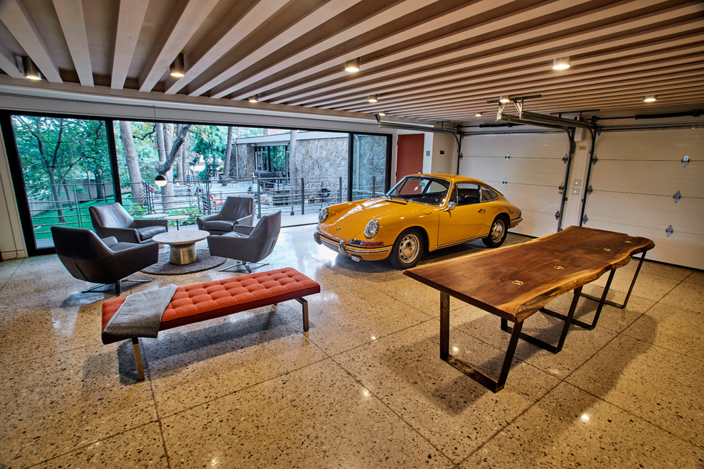 Идея дизайна: отдельно стоящий гараж среднего размера в стиле ретро с мастерской для двух машин