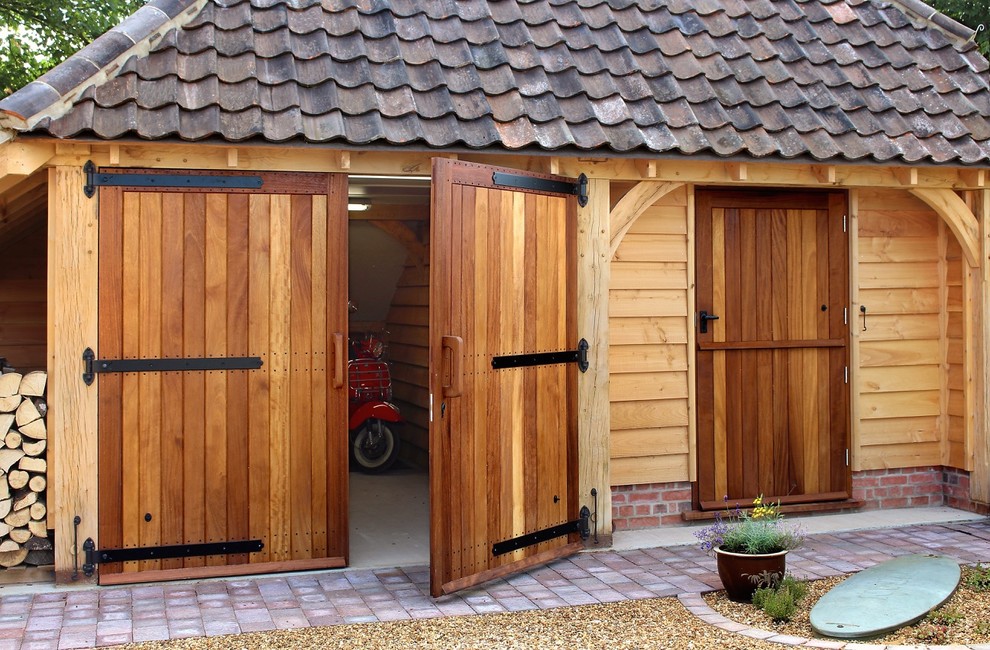 A 2 bay Classic Barn garage, office and gym, all packed into one