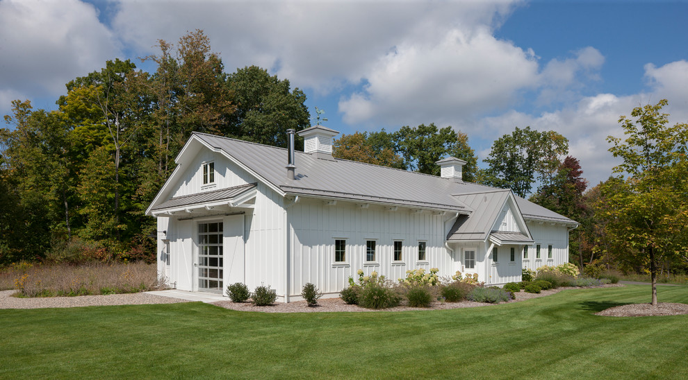 Expansive country detached garage in Grand Rapids.