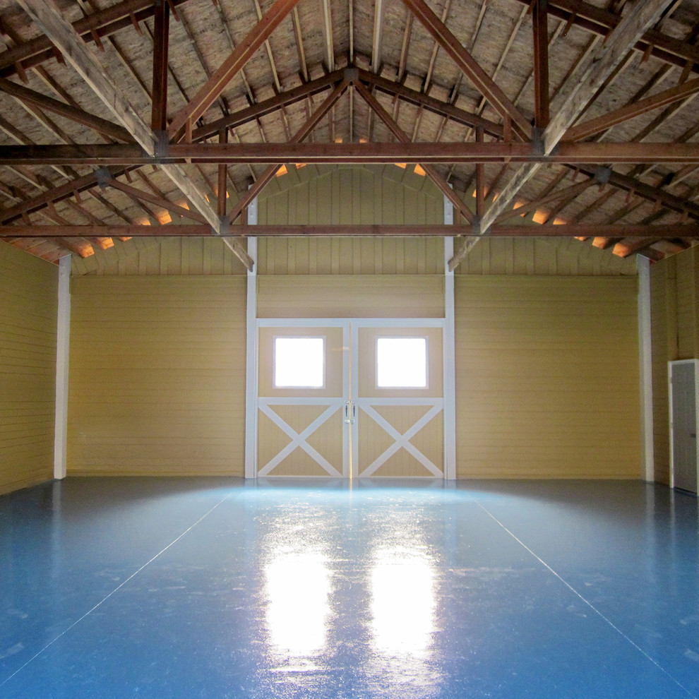 Barn Style Garages &amp; Shops - Craftsman - Garage 