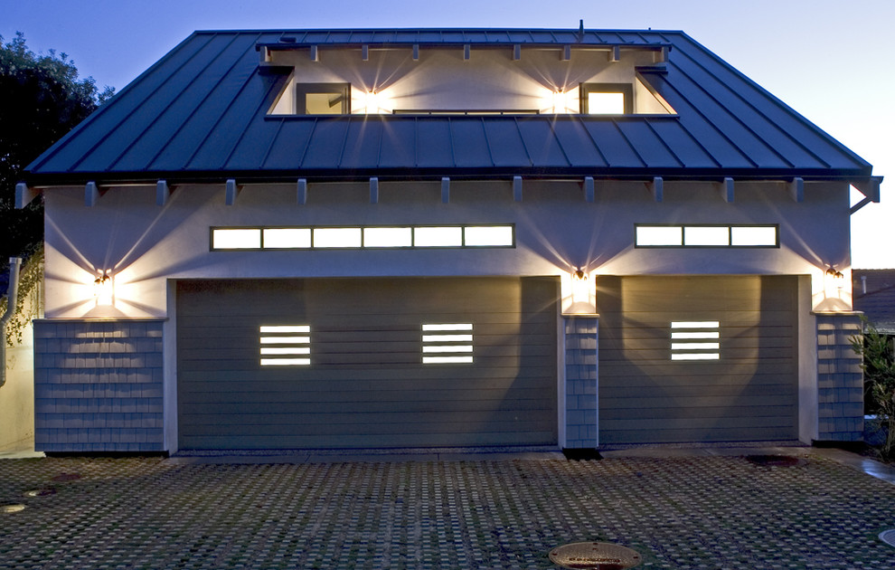 Свежая идея для дизайна: гараж в современном стиле для трех машин - отличное фото интерьера