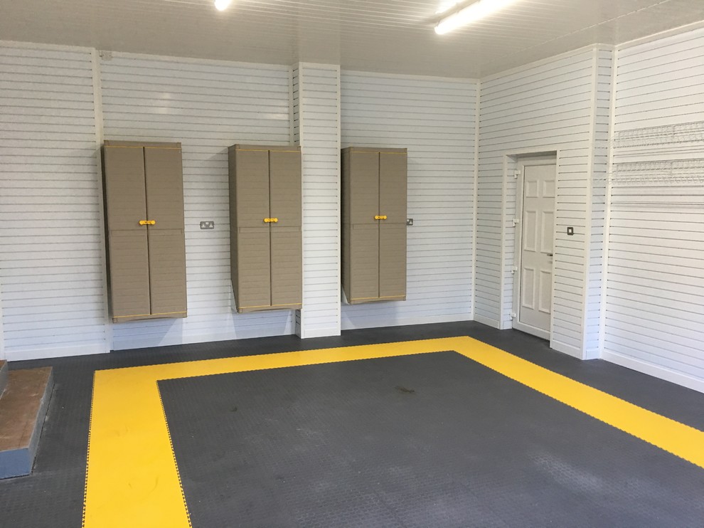 Beautiful fitted garage in North Berwick, Scotland Contemporary