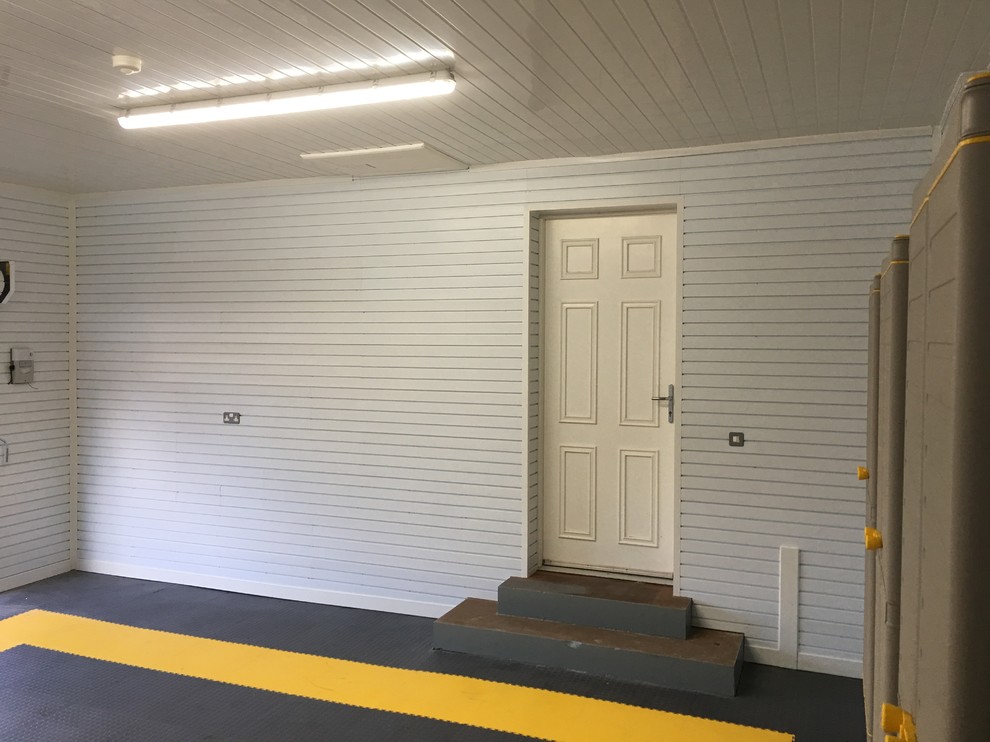 Beautiful fitted garage in North Berwick, Scotland Contemporary