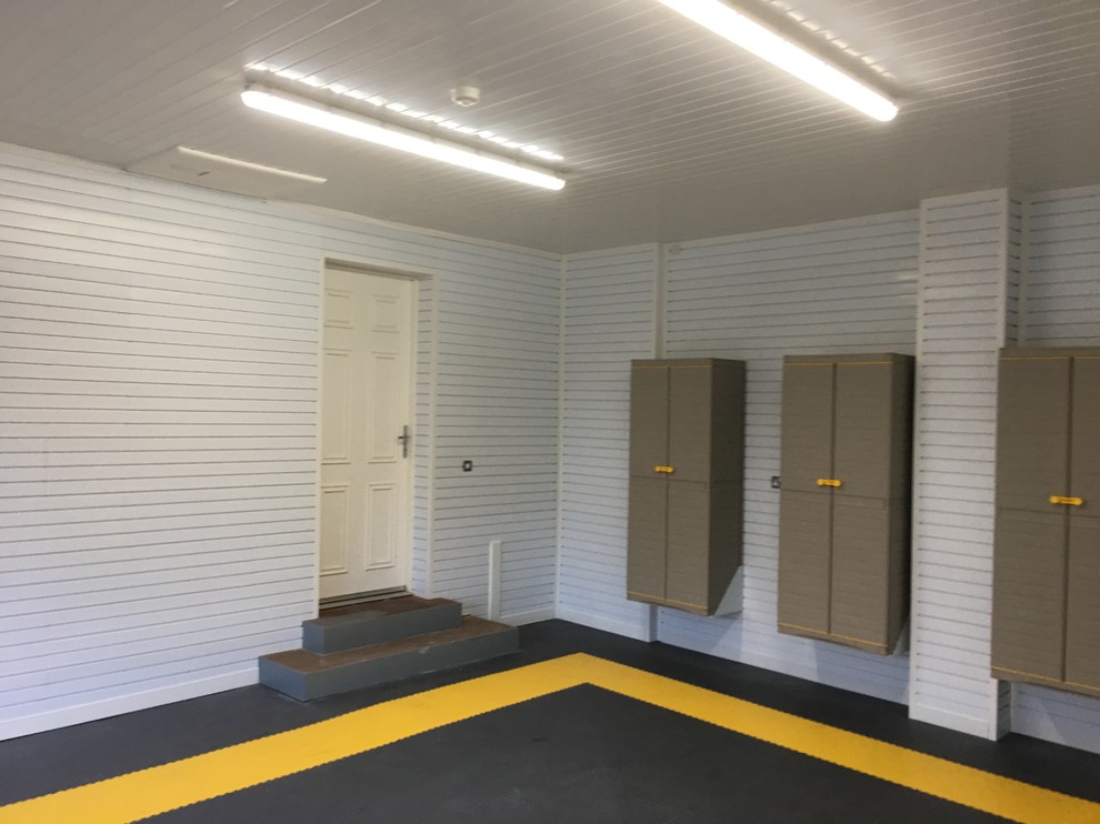 Beautiful fitted garage in North Berwick, Scotland Contemporary