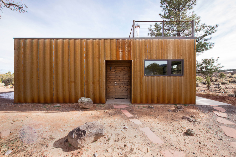 This is an example of a medium sized urban detached double garage workshop in Salt Lake City.