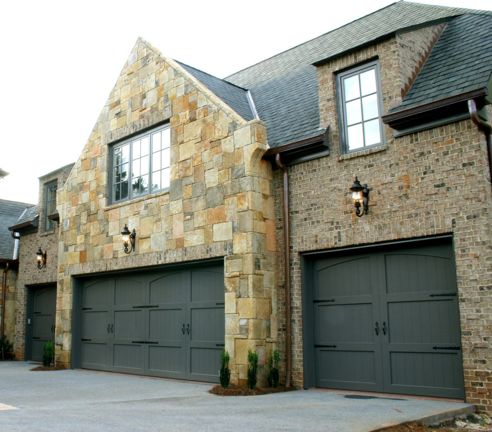 Inspiration for a mediterranean garage in Los Angeles.