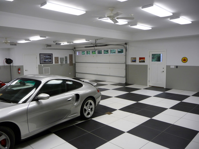 Classic Auto Garage Renovation - Minimalistisch - Garage
