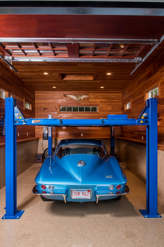 Источник вдохновения для домашнего уюта: отдельно стоящий гараж в классическом стиле с мастерской для двух машин