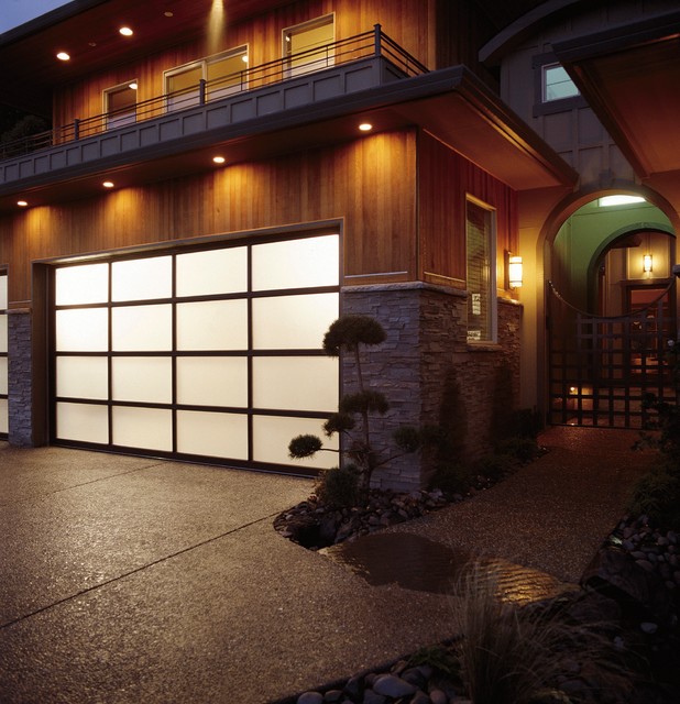 Clopay Avante Collection Glass Garage Door Moderno Garage