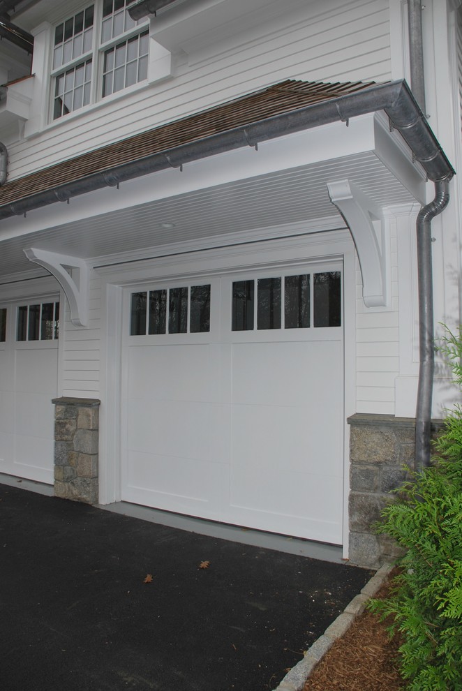 Colonial spec house, Greenwich, Ct. Garage New York by DeMotte