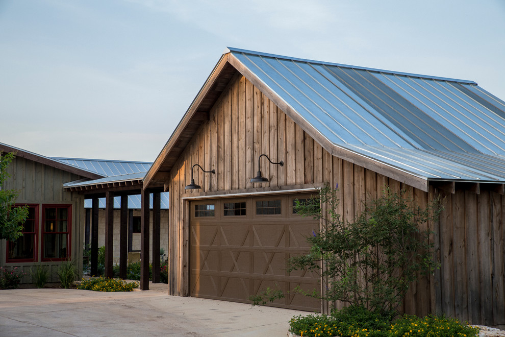 Comal County Ranch House - Farmhouse - Garage - Austin - by Dibello ...